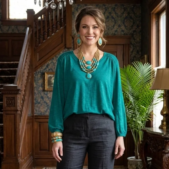 Top - Picture 15 of 16